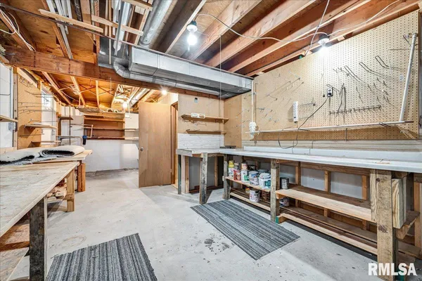 $340,000 | 229 Whispering Oaks Drive, Metamora, IL 61548