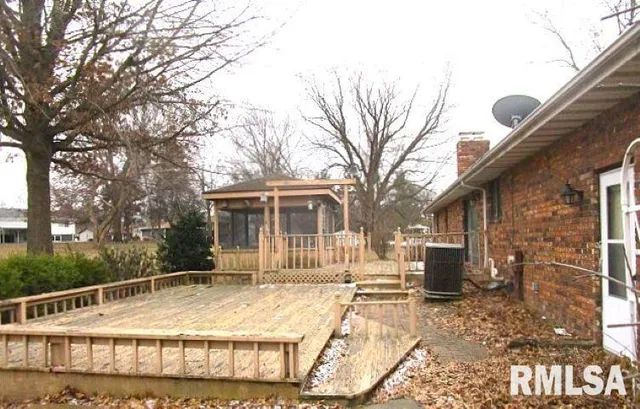 $360,000 | 229 Whispering Oaks Drive, Metamora, IL 61548