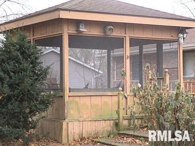 $360,000 | 229 Whispering Oaks Drive, Metamora, IL 61548