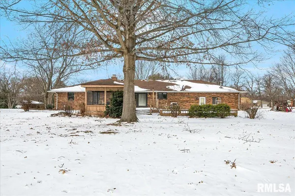 $340,000 | 229 Whispering Oaks Drive, Metamora, IL 61548