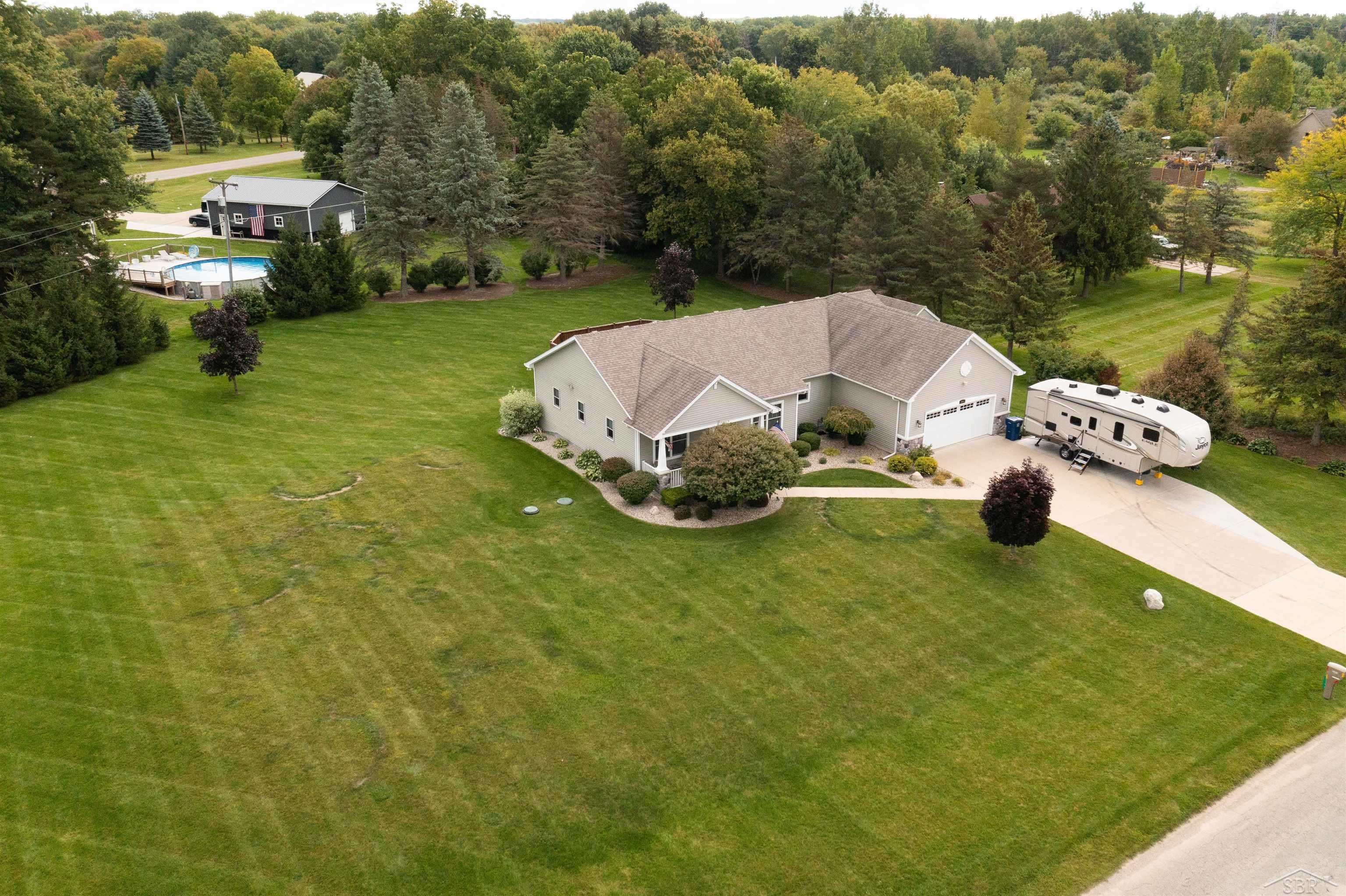 5864 North Thomas Road Freeland, MI 48623 - Photo 38 of 43 50122632-37.JPG