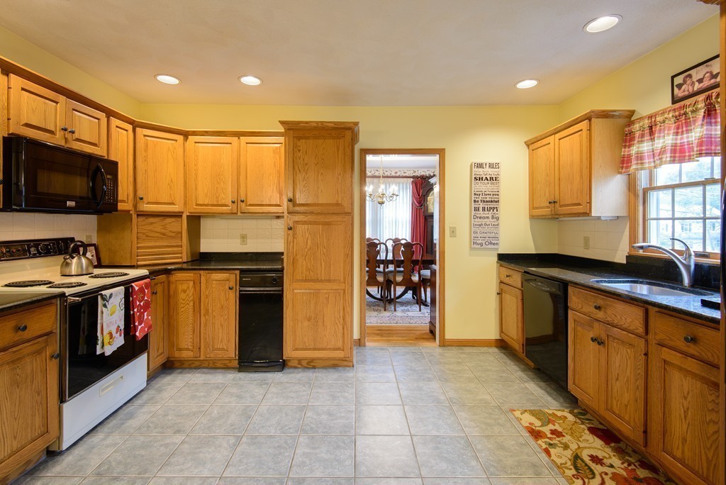 23 Harding Road Melrose, MA 02176 - Photo 12 of 22 Gallery Image 12