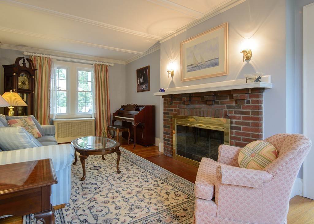 23 Harding Road Melrose, MA 02176 - Photo 6 of 22 Gallery Image 6