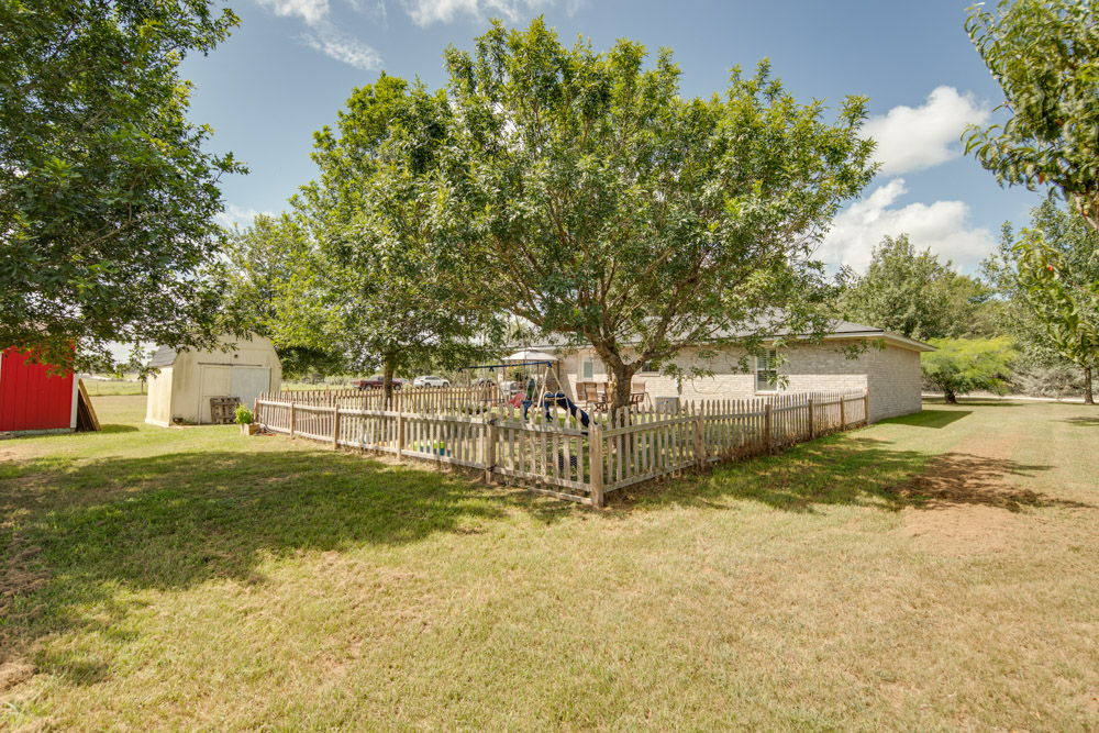 978 Holly Cemetery Road Franklin, TX 77856 - Photo 22 of 33