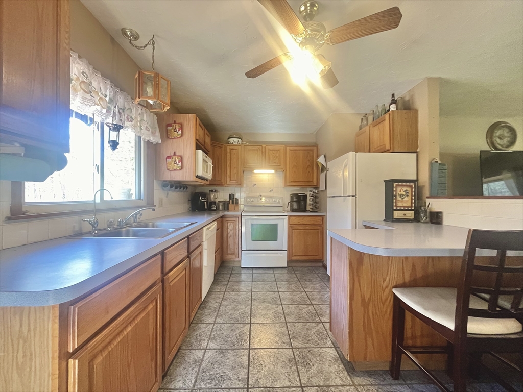 31 Putnam Road Sturbridge, MA 01566 - Photo 10 of 34 a kitchen with cabinets and counter space