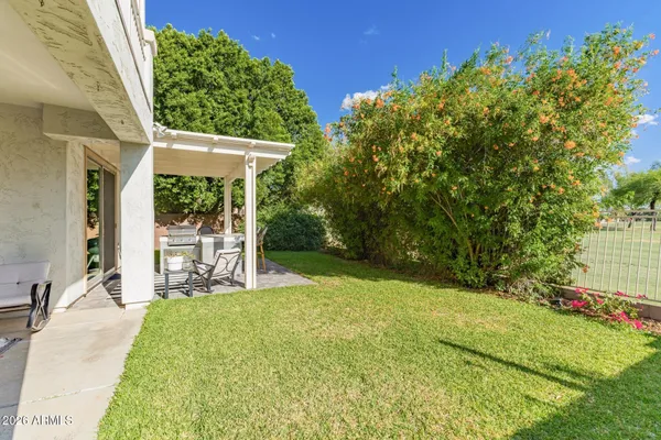 $800,000 | 1121 West Stella Lane, Phoenix, AZ 85013