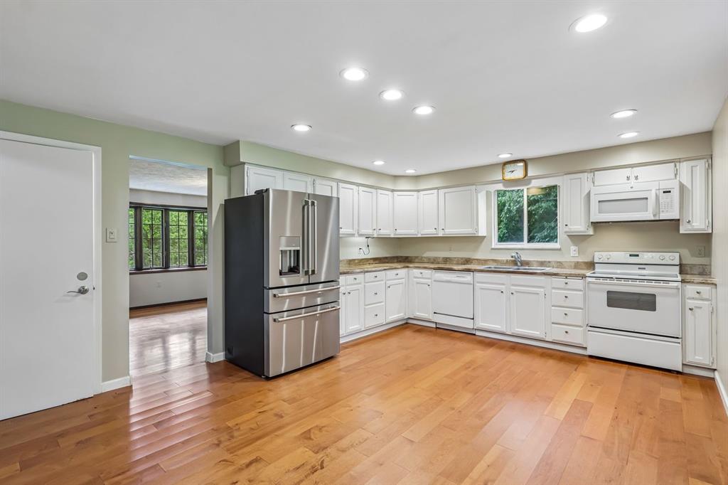 512 Hanover Kendall Road Hookstown, PA 15050 - Photo 18 of 36 Kitchen