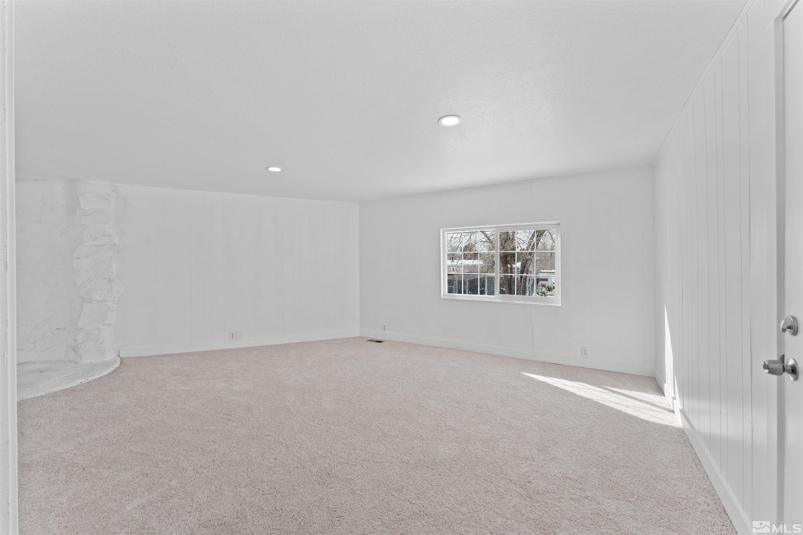 3993 Kiwi Court Reno, NV 89508 - Photo 11 of 39 an empty room with a window
