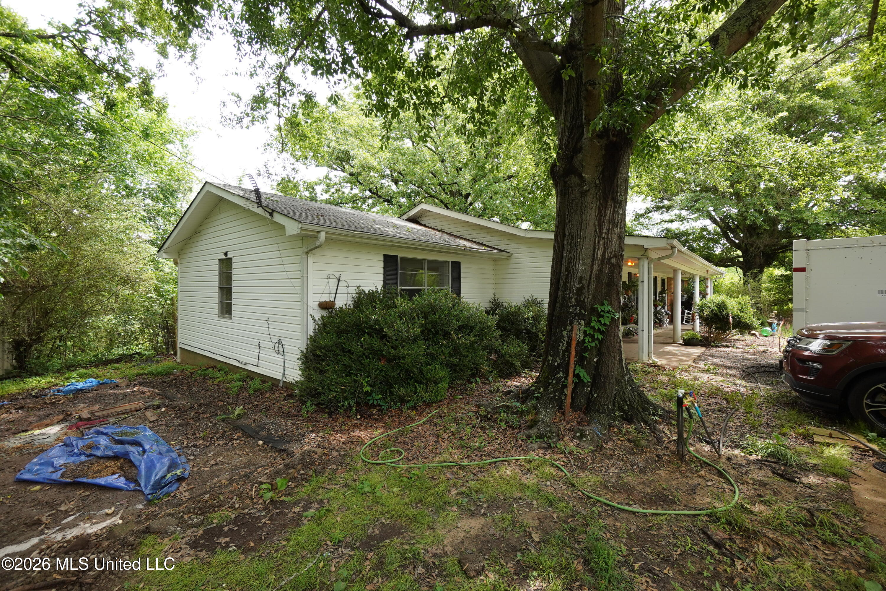 1812 Old Memphis Oxford Road Coldwater, MS 38618 - Photo 5 of 20 DSC02986