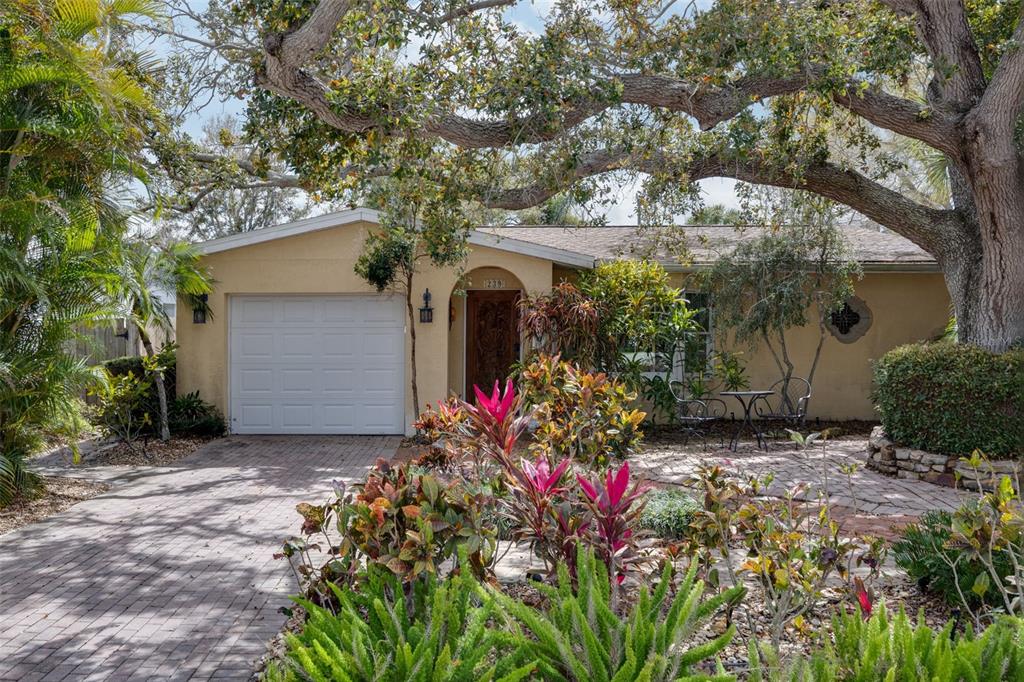 239 Sovrano Road Venice, FL 34285 - Photo 1 of 1