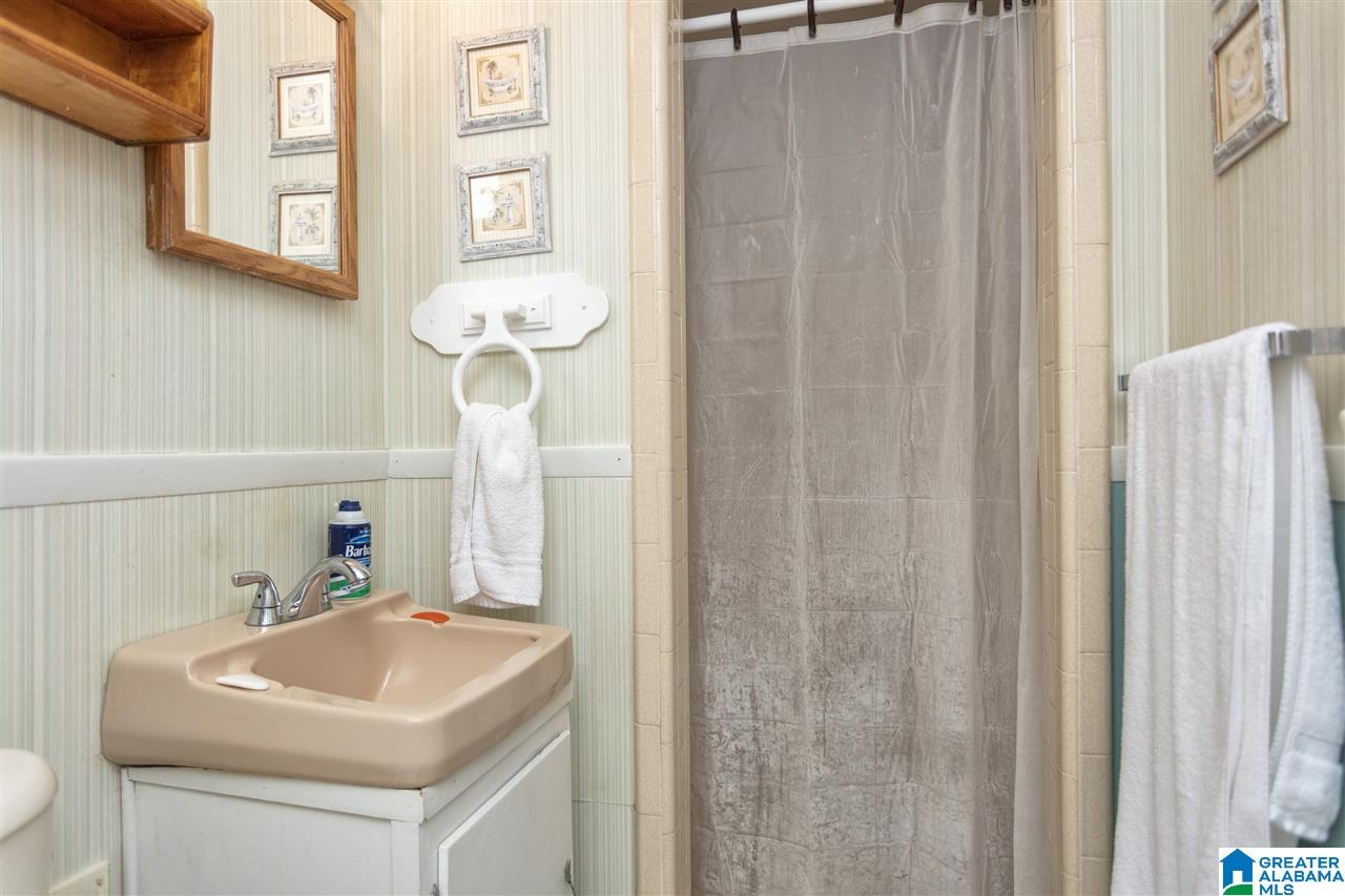 2205 Blue Ridge Boulevard Birmingham, AL 35226 - Photo 23 of 38
