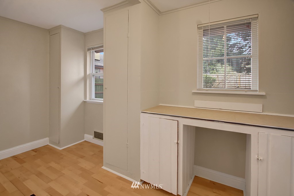 6533 Delridge Way Southwest Seattle, WA 98106 - Photo 13 of 20 Gallery Image 13