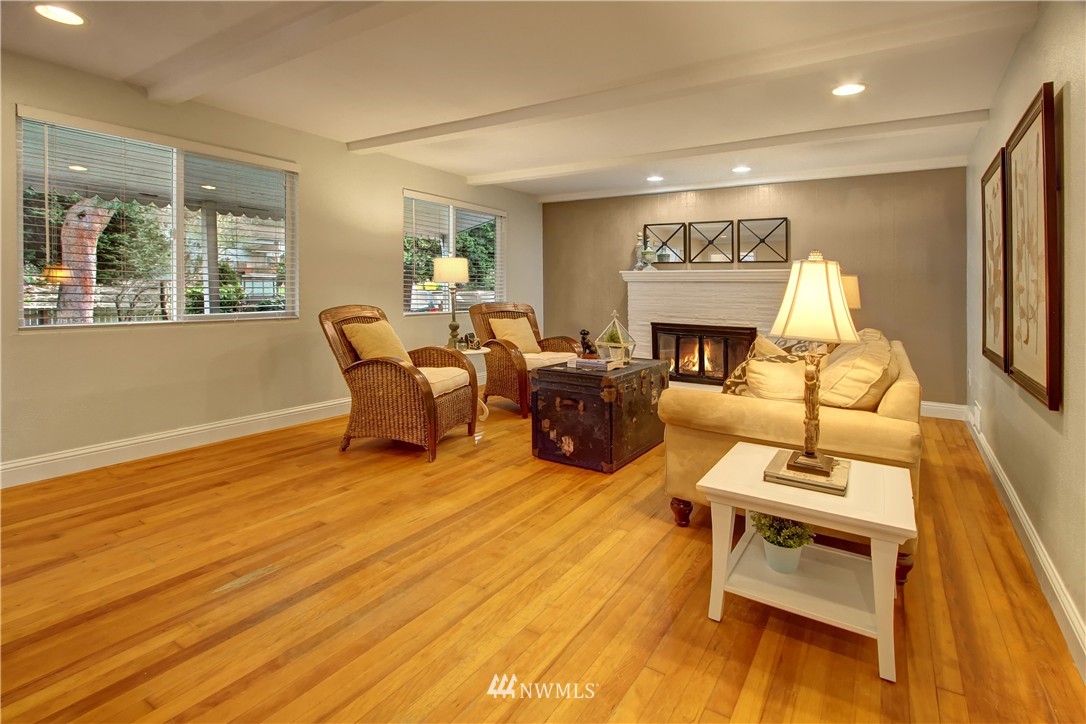 6533 Delridge Way Southwest Seattle, WA 98106 - Photo 3 of 20 Gallery Image 3