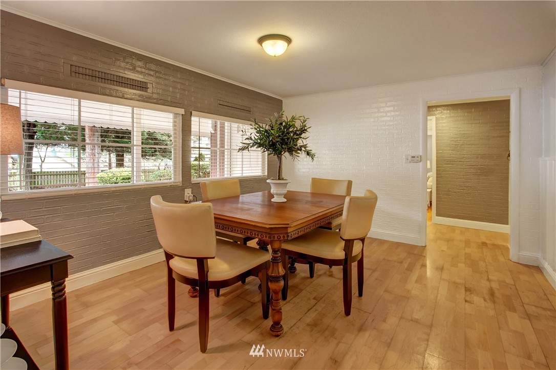 6533 Delridge Way Southwest Seattle, WA 98106 - Photo 5 of 20 Gallery Image 5