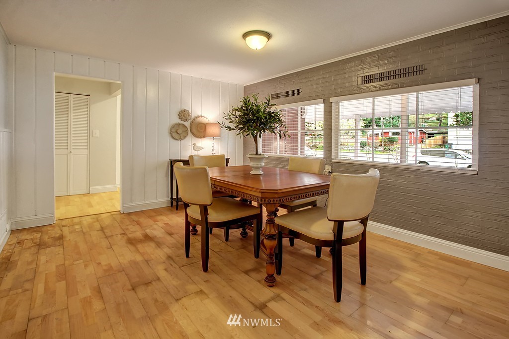 6533 Delridge Way Southwest Seattle, WA 98106 - Photo 6 of 20 Gallery Image 6