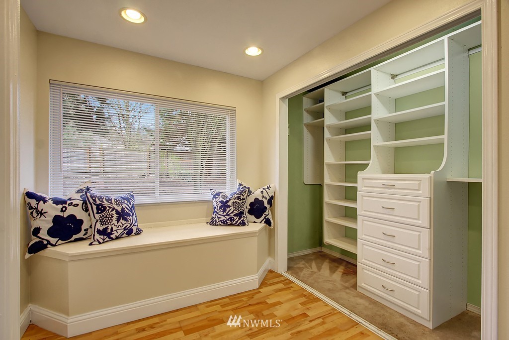 6533 Delridge Way Southwest Seattle, WA 98106 - Photo 10 of 20 Gallery Image 10