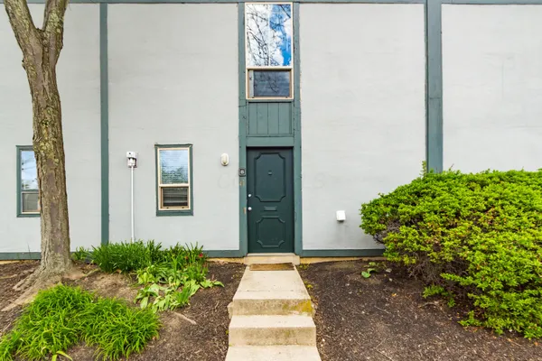 $199,900 | 1030 Galliton Court, Unit B, Columbus, OH 43220