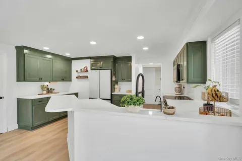 $1,099,000 | 3 Moor Lane, Patchogue, NY 11772