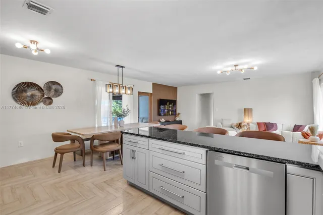 $10,000 | 535 North Biscayne River Drive, Unit 1, Miami, FL 33169