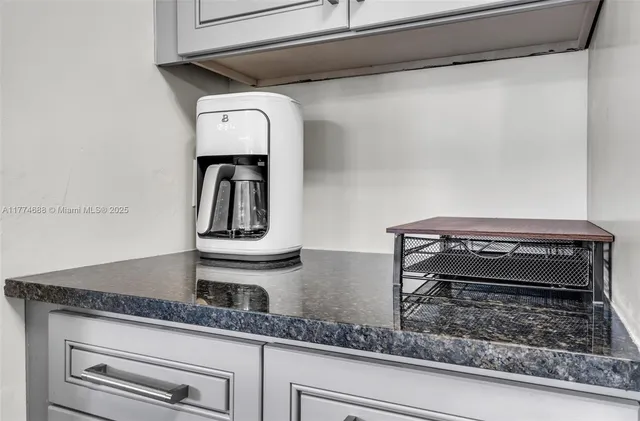 $10,000 | 535 North Biscayne River Drive, Unit 1, Miami, FL 33169