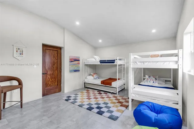 $10,000 | 535 North Biscayne River Drive, Unit 1, Miami, FL 33169