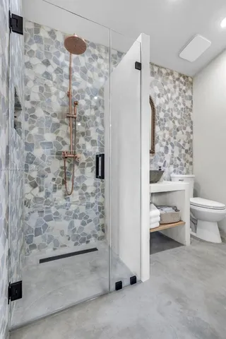 $10,000 | 535 North Biscayne River Drive, Unit 1, Miami, FL 33169