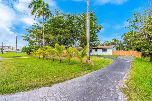 $10,000 | 535 North Biscayne River Drive, Unit 1, Miami, FL 33169