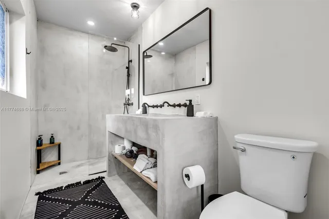 $10,000 | 535 North Biscayne River Drive, Unit 1, Miami, FL 33169