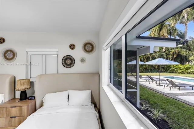 $10,000 | 535 North Biscayne River Drive, Unit 1, Miami, FL 33169