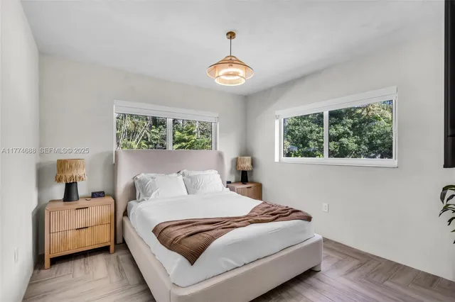 $10,000 | 535 North Biscayne River Drive, Unit 1, Miami, FL 33169