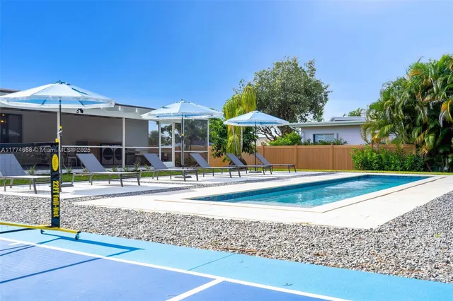 $10,000 | 535 North Biscayne River Drive, Unit 1, Miami, FL 33169