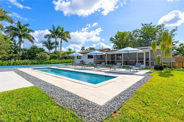 $10,000 | 535 North Biscayne River Drive, Unit 1, Miami, FL 33169