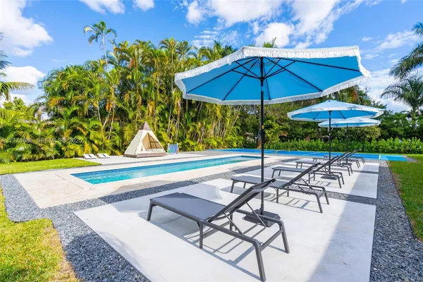 $10,000 | 535 North Biscayne River Drive, Unit 1, Miami, FL 33169