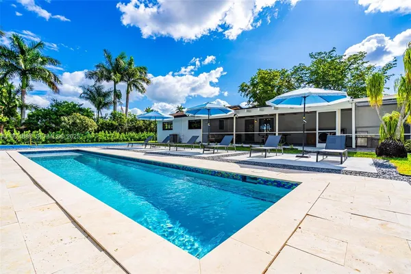 $10,000 | 535 North Biscayne River Drive, Unit 1, Miami, FL 33169