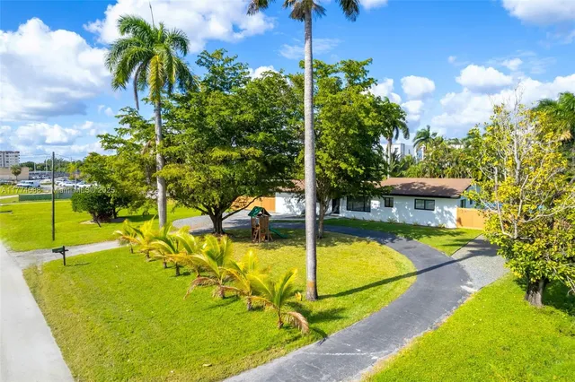 $10,000 | 535 North Biscayne River Drive, Unit 1, Miami, FL 33169