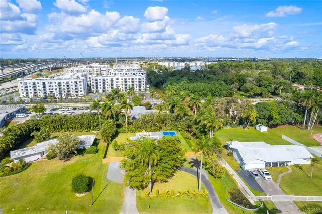 $10,000 | 535 North Biscayne River Drive, Unit 1, Miami, FL 33169
