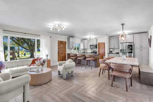 $10,000 | 535 North Biscayne River Drive, Unit 1, Miami, FL 33169