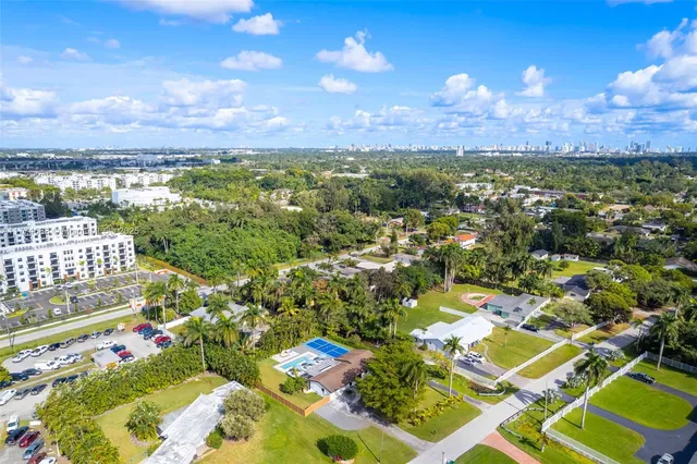 $10,000 | 535 North Biscayne River Drive, Unit 1, Miami, FL 33169