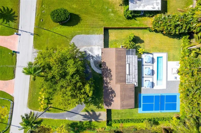 $10,000 | 535 North Biscayne River Drive, Unit 1, Miami, FL 33169