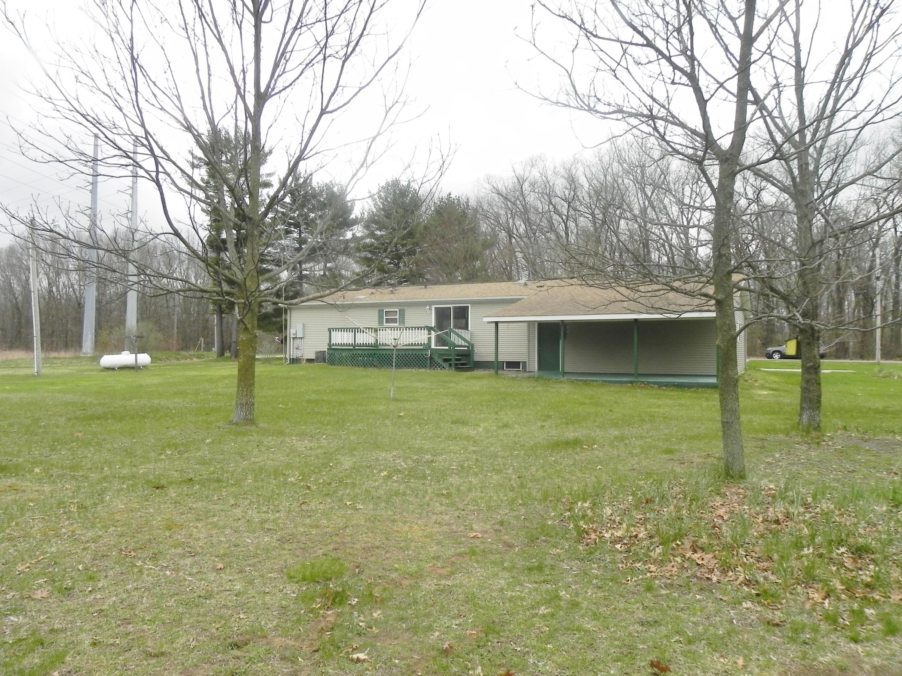 84969 42nd Street Decatur, MI 49045 - Photo 22 of 26 DSCN8648