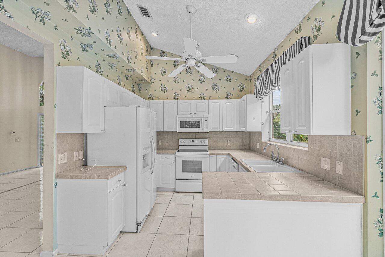 5537 Northwest 21st Way Boca Raton, FL 33496 - Photo 13 of 27 014-5537Northwest21stWay-BocaRaton-FL-33