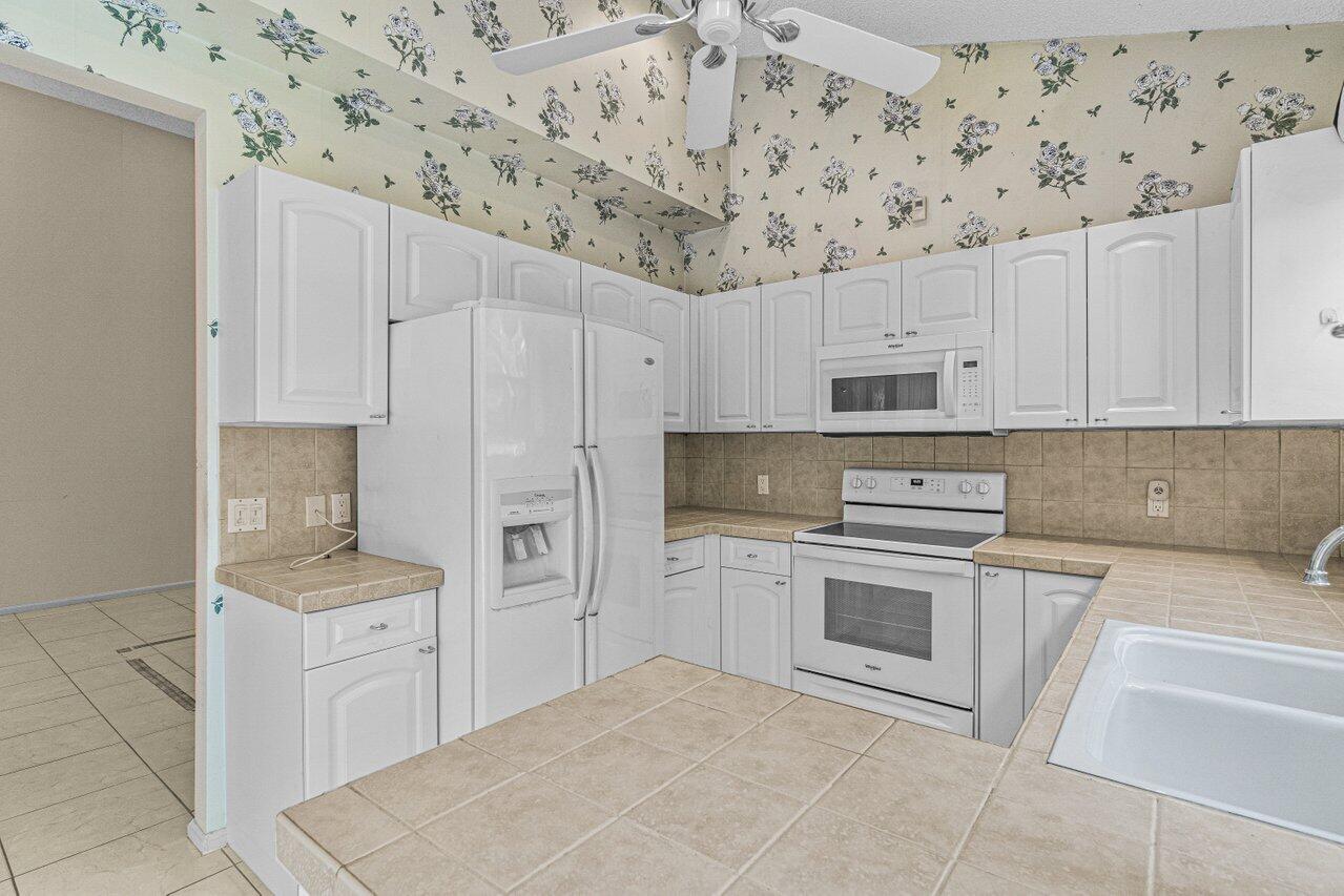 5537 Northwest 21st Way Boca Raton, FL 33496 - Photo 18 of 27 019-5537Northwest21stWay-BocaRaton-FL-33