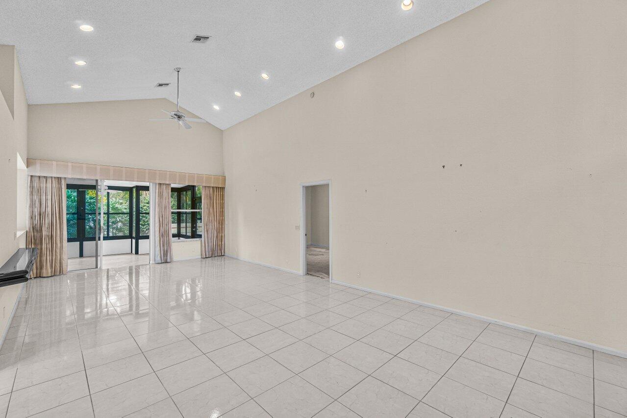 5537 Northwest 21st Way Boca Raton, FL 33496 - Photo 5 of 27 011-5537Northwest21stWay-BocaRaton-FL-33