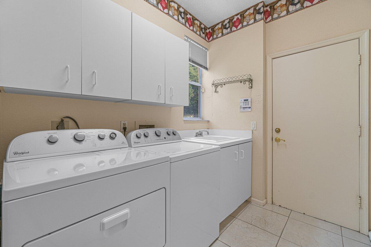 5537 Northwest 21st Way Boca Raton, FL 33496 - Photo 9 of 27 006-5537Northwest21stWay-BocaRaton-FL-33