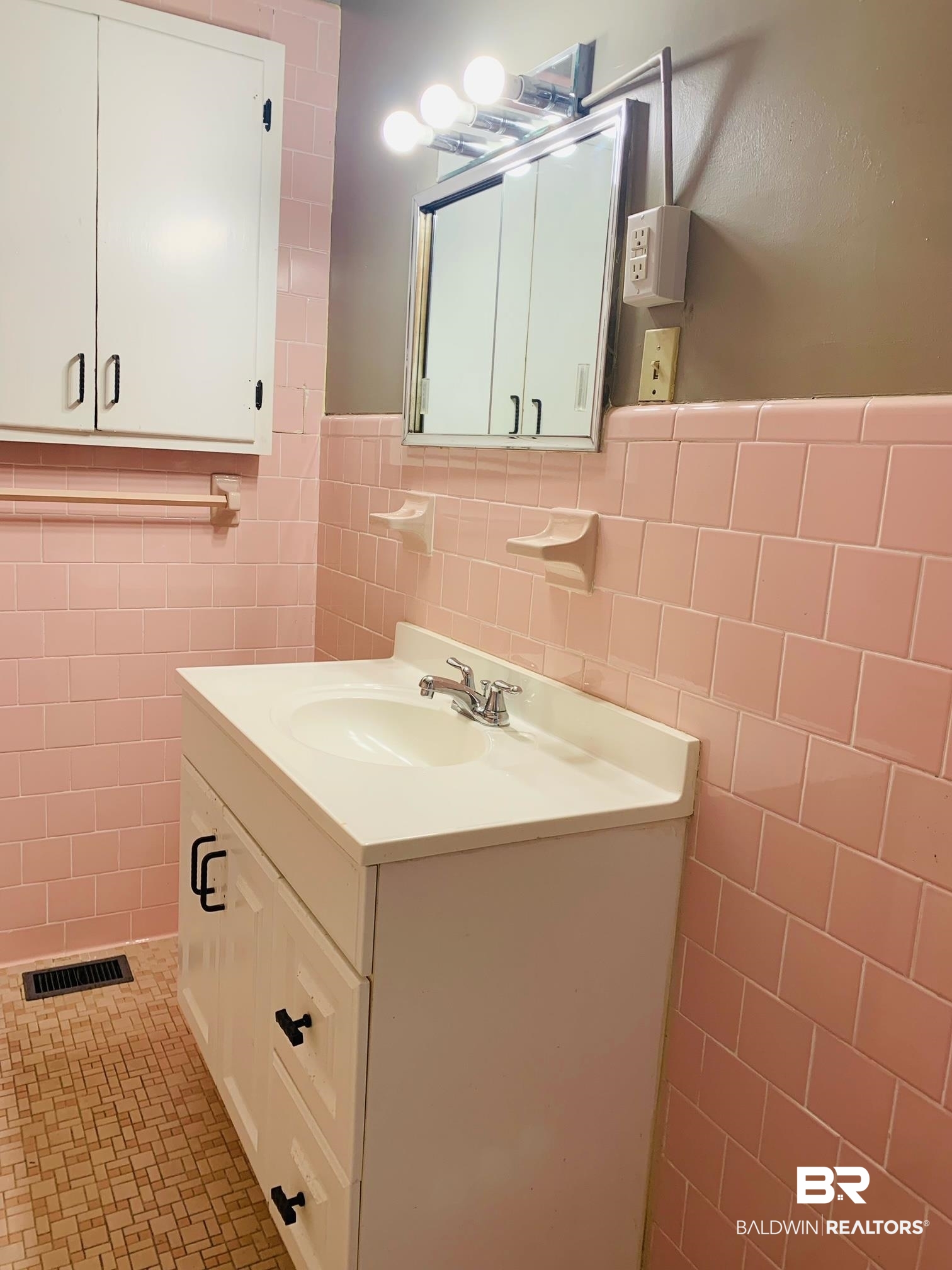 2256 Old Government Street Mobile, AL 36606 - Photo 13 of 18