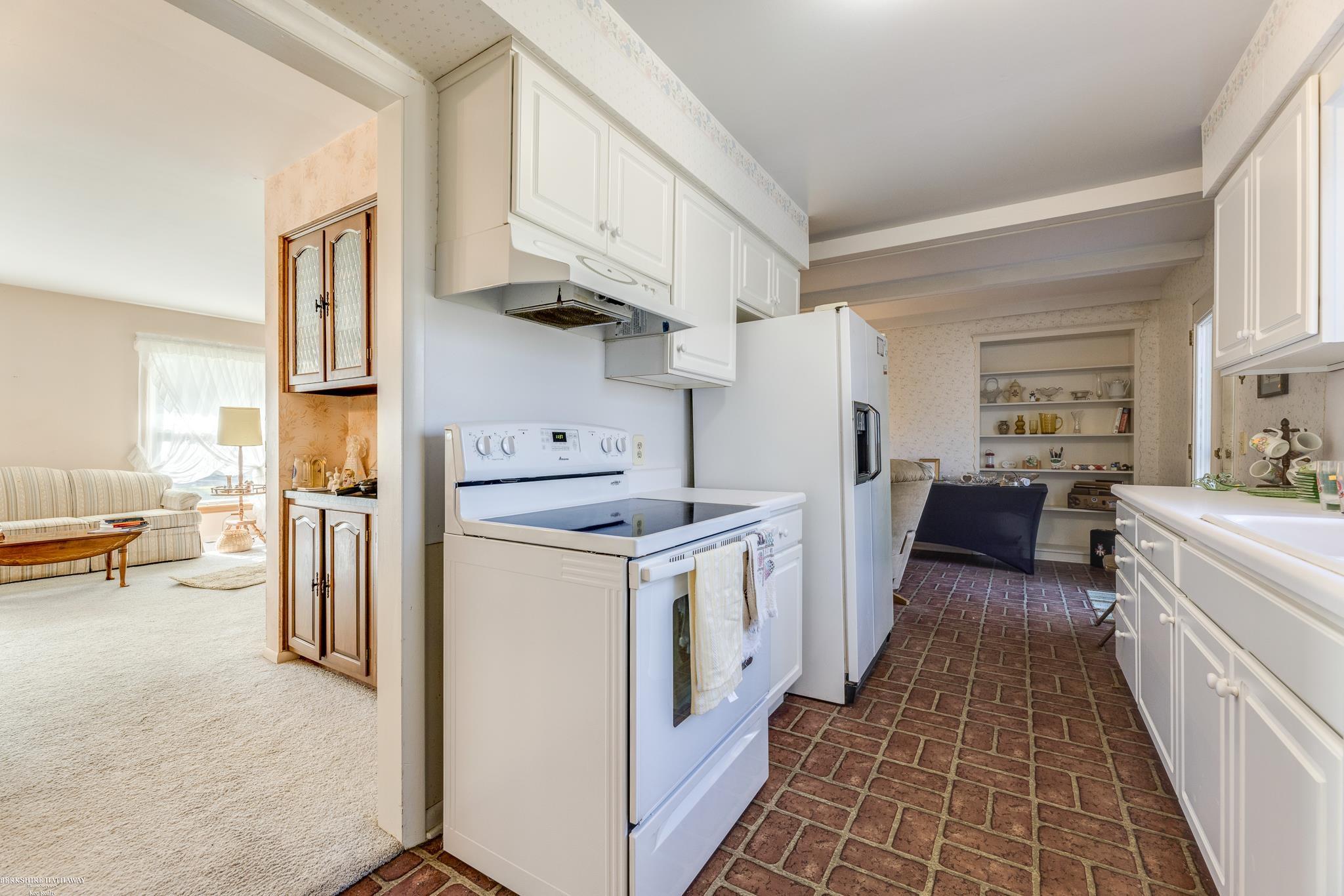 4020 Devonshire Road Fort Gratiot, MI 48059 - Photo 19 of 36 50127492-18.JPG