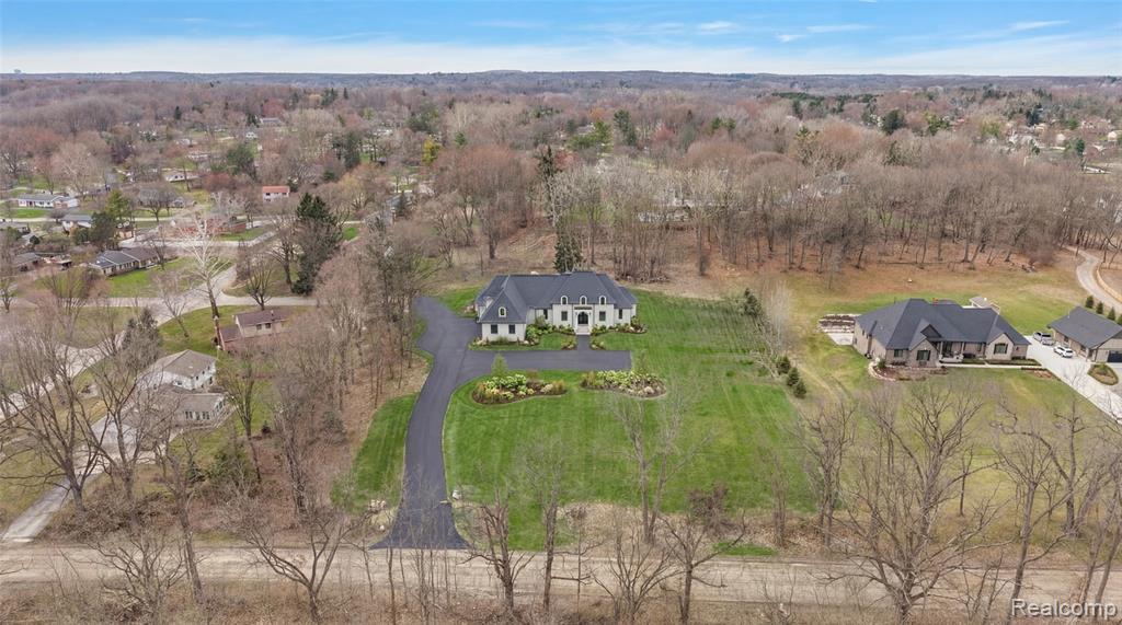 5560 Sheldon Road Rochester, MI 48306 - Photo 3 of 10