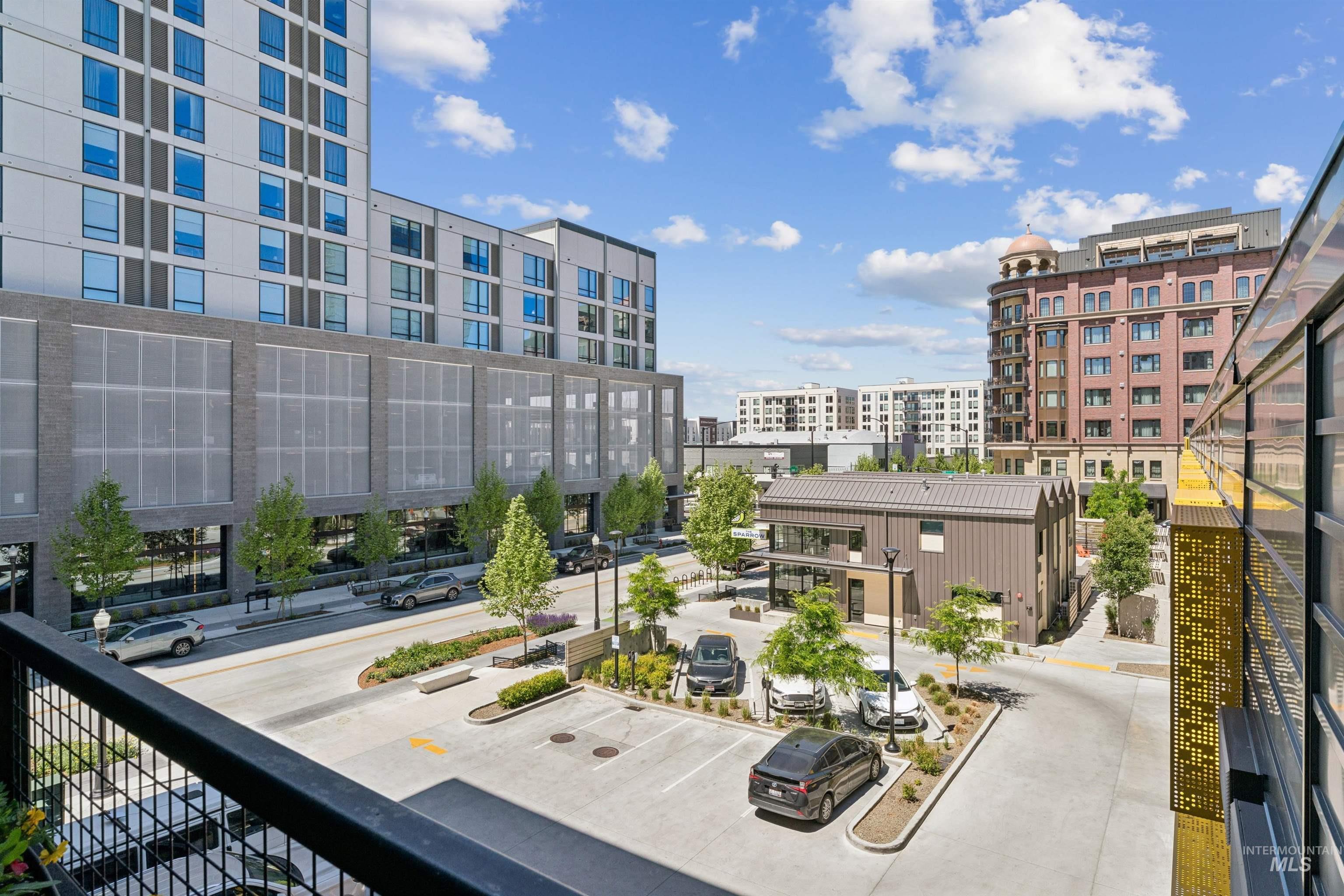 119 South 10th Street, Unit 307 Boise, ID 83702 - Photo 28 of 47 Multi-level urban setting with modern architecture