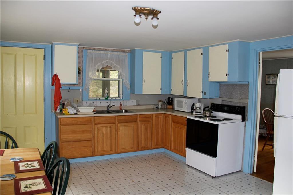 91 Bernard Road Bernard, ME 04612 - Photo 3 of 10 Spacious eat in kitchen