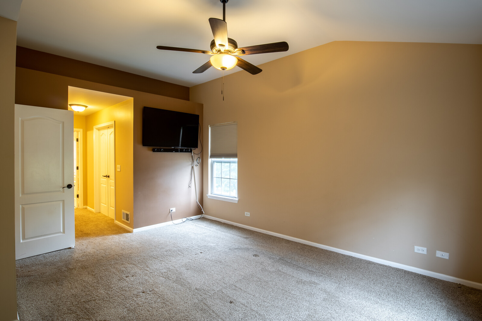 2101 Silverleaf Court Addison, IL 60101 - Photo 30 of 41 a view of empty room with a ceiling fan